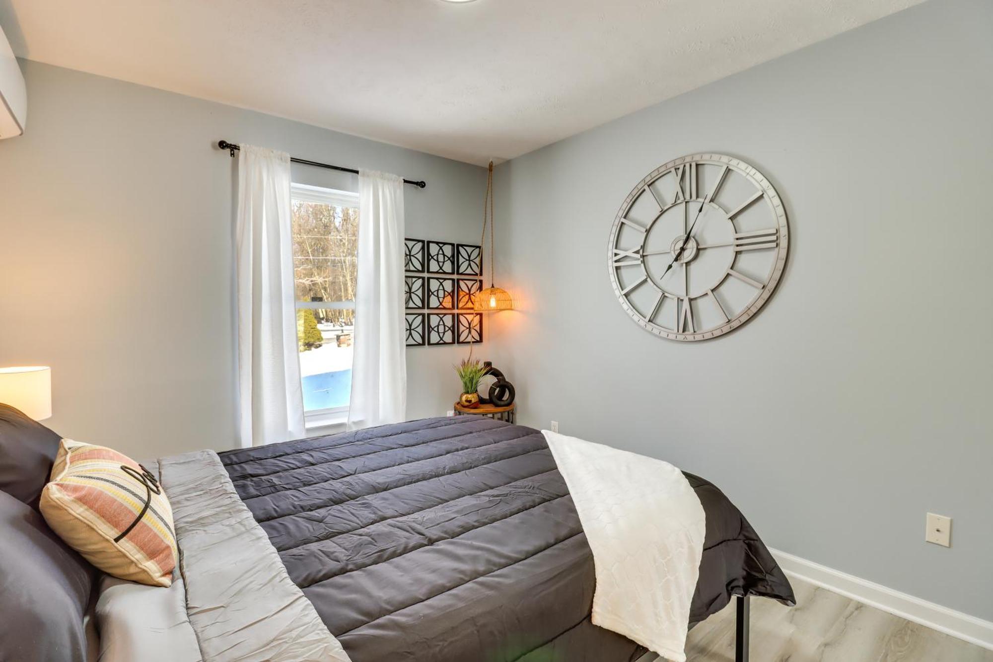 Spacious With Hot Tub And Fire Pit! Holiday home Long Pond
