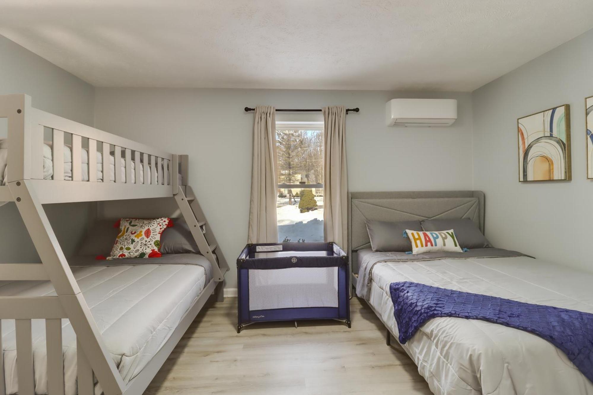 Holiday home Spacious With Hot Tub And Fire Pit! *