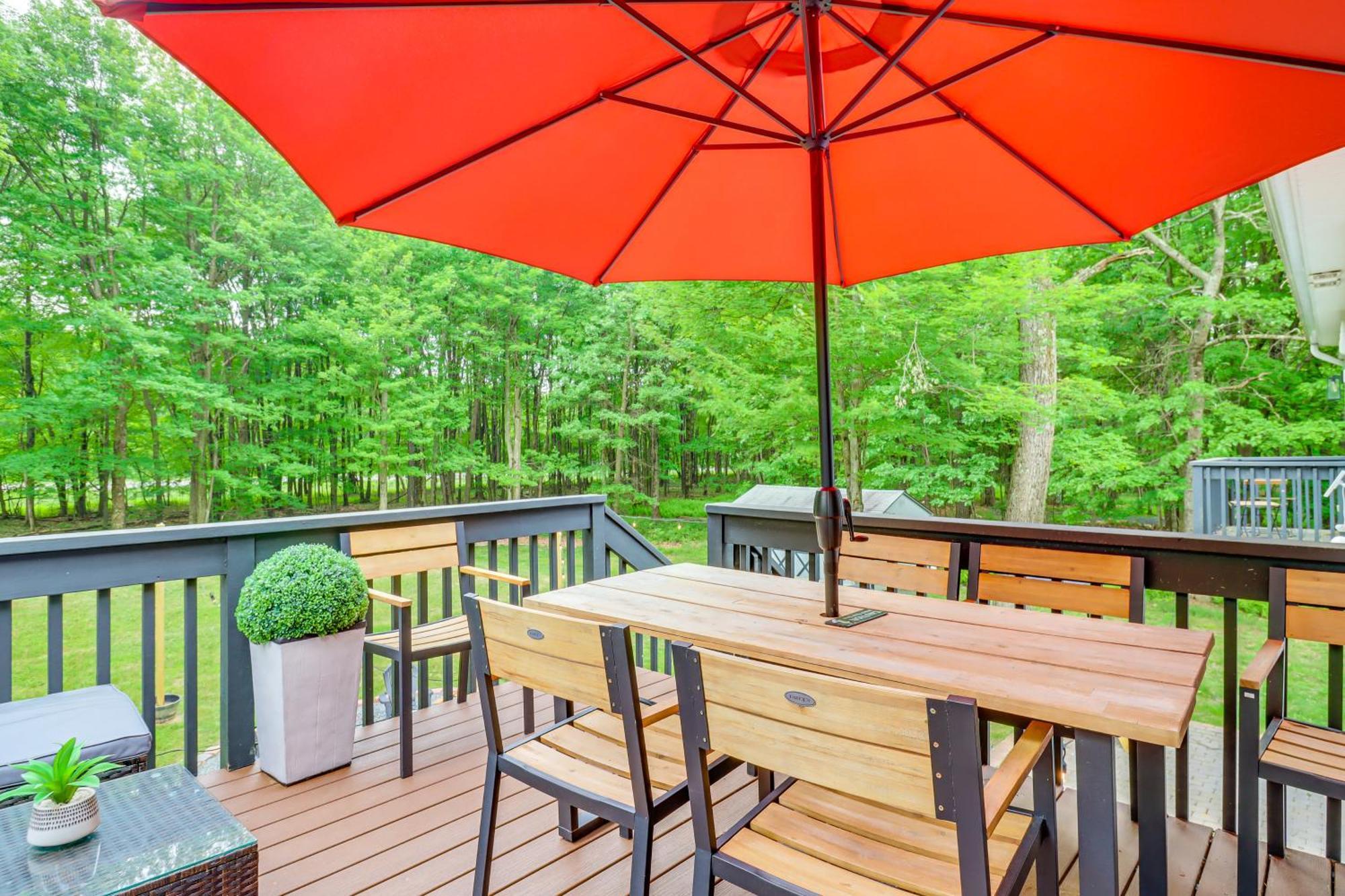Spacious With Hot Tub And Fire Pit! Holiday home Long Pond
